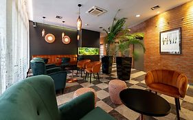 Expo Hotel